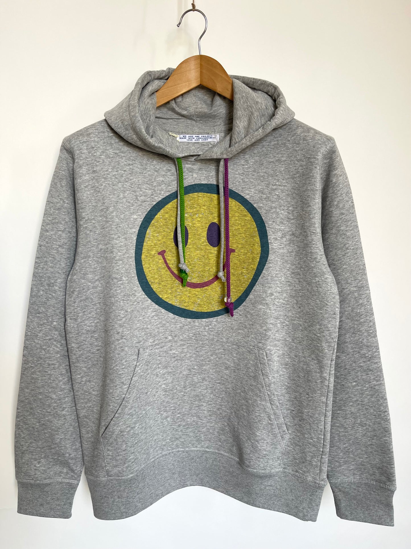 sweat capuche "smiley" - we are one project