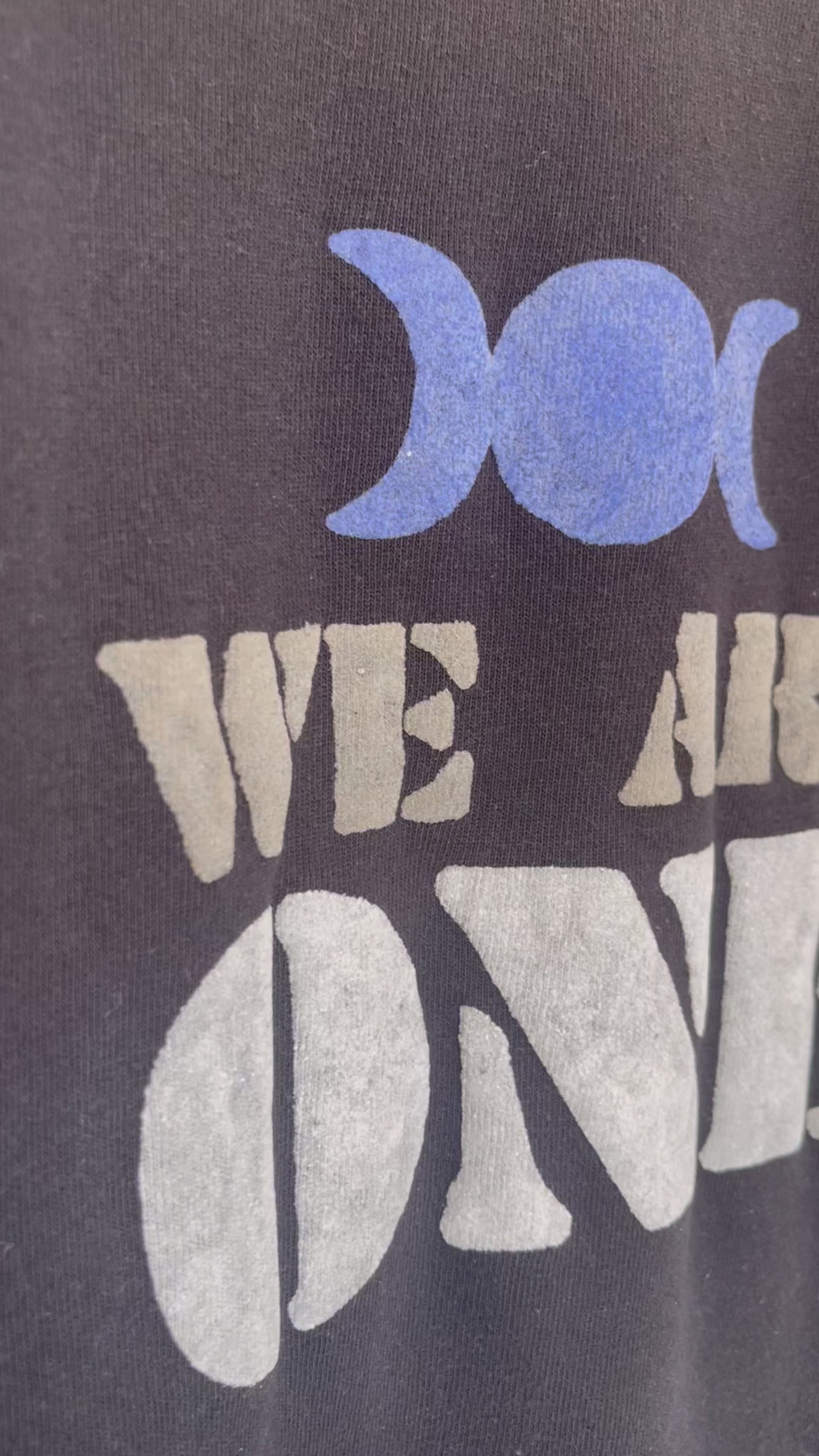 sweat vintage Hanes  upcyclé "WE ARE ONE" noir - We are one project